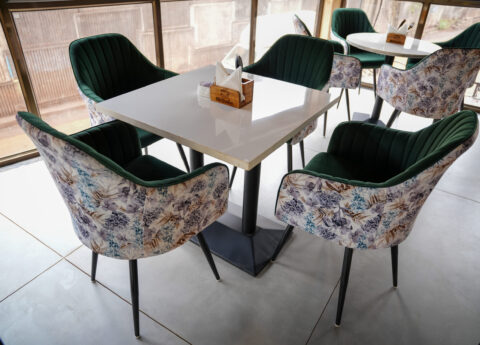 hi-cafe-goa-interior-seating-modern-design