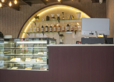 hi-cafe-goa-modern-coffee-counter-best-cafe